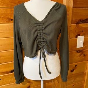 Long sleeve cropped shirt
